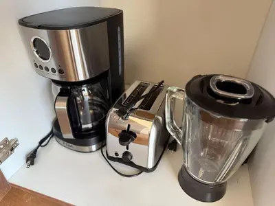 Utensilios para hacer té y café en Depa A unas calles de la Playa y Zona Dorada ByGPS