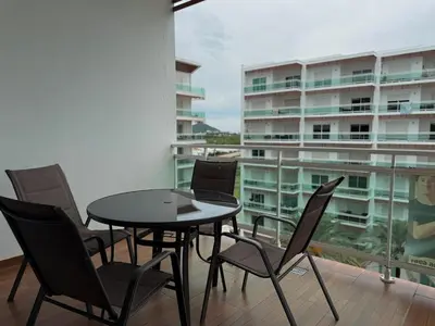 Un balcón o terraza de Depa en la Marina Mazatlan Familiar Cerca de la Playa