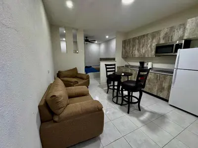 Una cocina o zona de cocina en Mini Suits Limpias y Confortables