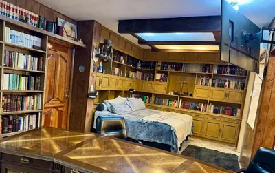Biblioteca en el apartamento