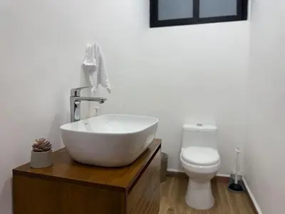 Un baño de Depa con terraza panoramica al mar y la ciudad