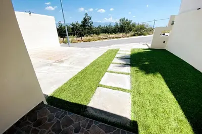 Jardín al aire libre en Casa Moderna al Norte, Vista Panorámica, Super Bien ubicada