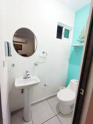 Un baño de Departamento Moderno Durazno - 2 Albercas - 3 Min Malecón y Playas