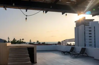 Plano de Cozy apartment just two blocks from the beach