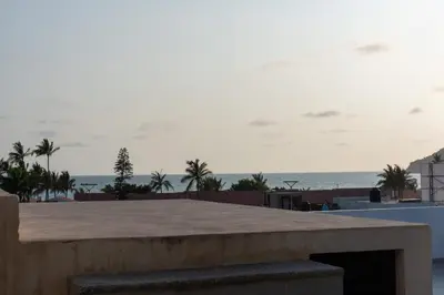 Plano de Cozy apartment just two blocks from the beach