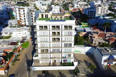 Plano de Beautiful apartment just 1 block from the beach