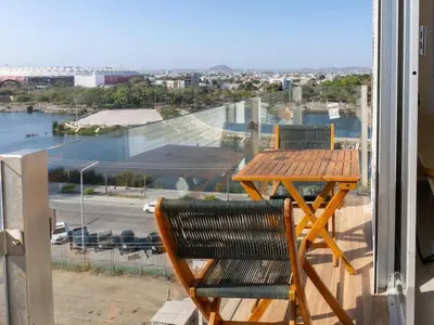 Plano de Stylish seaside apartment with stunning ocean view