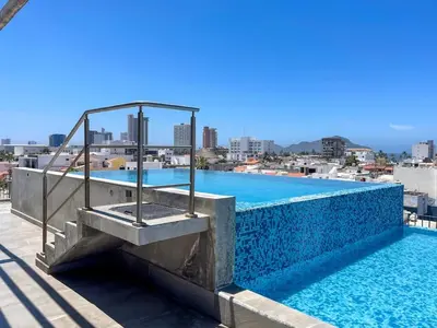 Plano de Charming Apartment w Pool 3 Blocks to Beach