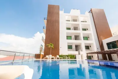 Plano de Spacious Apartment with Pool & BBQ Area