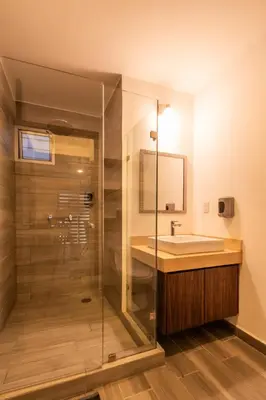 Plano de Spacious Apartment with Pool & BBQ Area