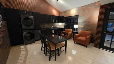 Una cocina o zona de cocina en Luxury Suites Tokio a 100 mts del consulado