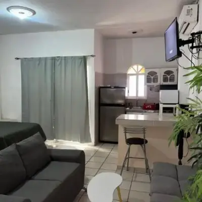 Suite 8 de dos camas con cocina y balcon Zona Dorada a pocos pasos de la playa No contamos con estacionamiento