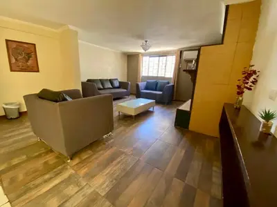 Zona de estar de Casa en zona residencial privada, con estacionamiento electrico en Cuauhtemco, Chihuahua