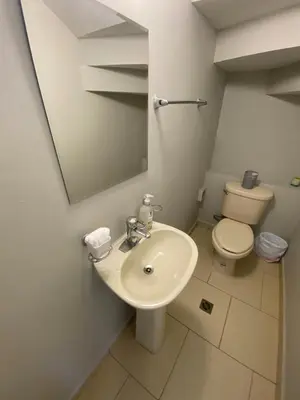 Un baño de Casa Recién-Remodelada Ideal, Ejecutivos, Trabajos