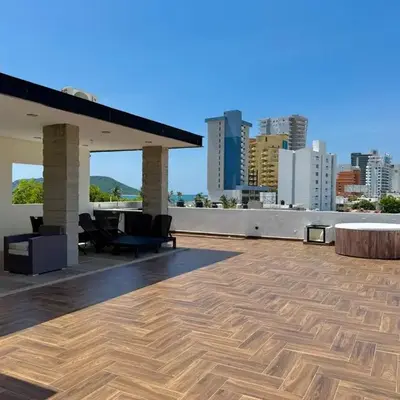 Alojamiento en Zona Dorada Cerca de la Playa