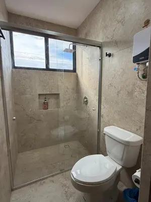 Un baño de Nice central apartment