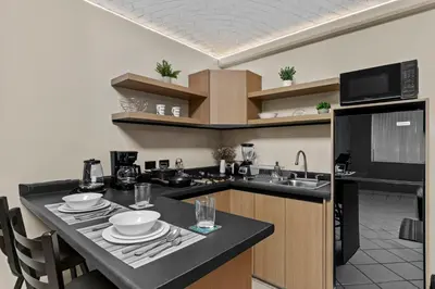 Una cocina o zona de cocina en Historic Center Loft with AC and Private Parking