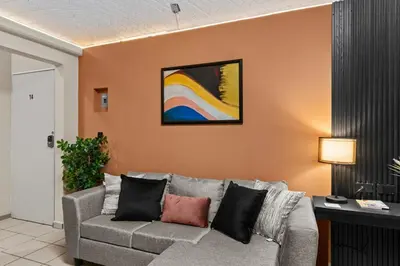 Zona de estar de Historic Center Loft with AC and Private Parking