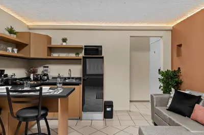 Una cocina o zona de cocina en Historic Center Loft with AC and Private Parking