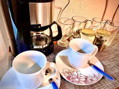 Utensilios para hacer té y café en Casa del Olivo bedroom 3