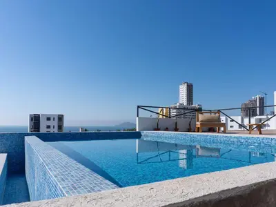 Plano de Beautiful apartment just 3 blocks from the beach