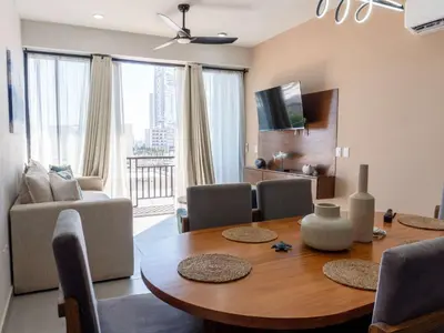 Plano de Apartment Near the Beach with Rooftop Pool