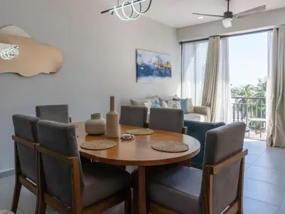 Plano de Apartment Near the Beach with Rooftop Pool