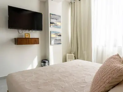 Plano de Apartment Near the Beach with Rooftop Pool