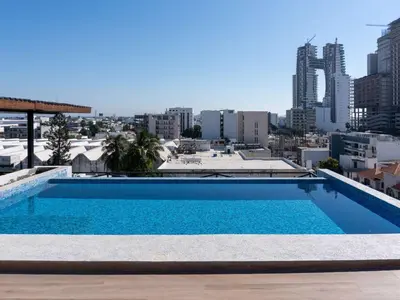 Plano de Spacious Apartment with Rooftop Pool near Malecon