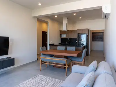 Plano de Spacious Apartment with Rooftop Pool near Malecon