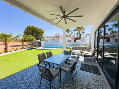 Piscina en o cerca de Casa Serena