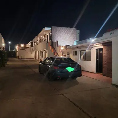 Edificio en el que se encuentra el hotel cápsula