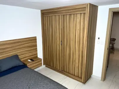 Cama o camas de una habitación en Garmendia1 New Downtown Ground Floor Apartment