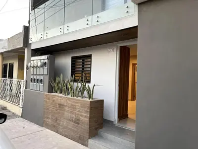 Un balcón o terraza de Garmendia1 New Downtown Ground Floor Apartment