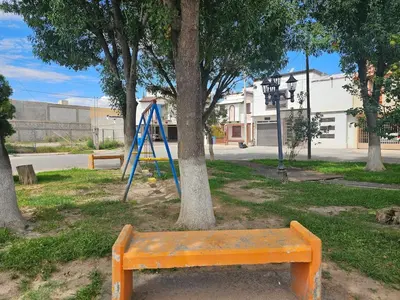 Zona de juegos infantil en Floresta