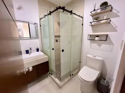 Un baño de Oceanna. Acogedor departamento a pasos de la playa