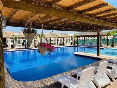 Piscina en o cerca de Casa azul Marino