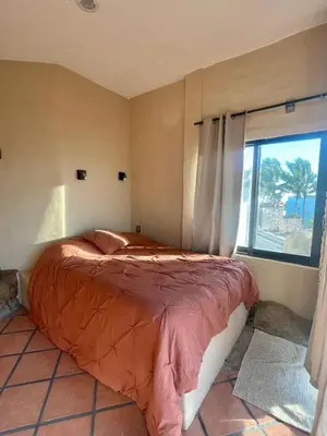 Plano de Estudio con Vista Espectacular al Mar y Terraza Privada