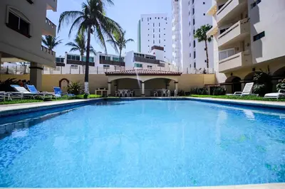 Piscina en o cerca de Marina del Rey