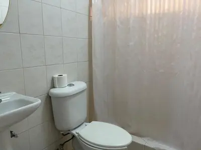 Un baño de Casa 5 Centrica Super ubicada 3 camas queen