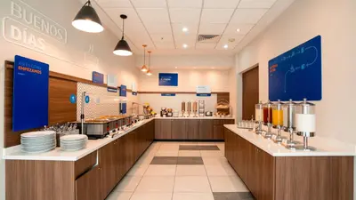 Una cocina o zona de cocina en Holiday Inn Express Hotel & Suites CD. Juarez - Las Misiones by IHG