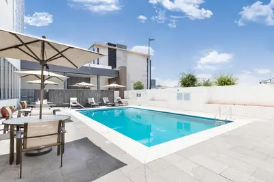 Piscina en o cerca de Courtyard by Marriott Chihuahua