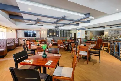 Un restaurante o sitio para comer en Gamma Mazatlan The Inn At Centro Historico