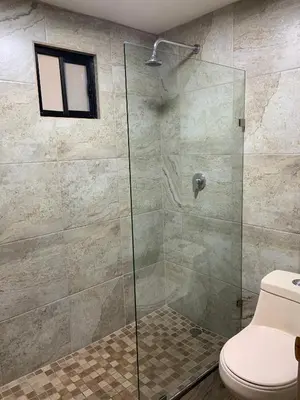 Un baño de Hotel Adriana