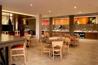 Un restaurante o sitio para comer en Fairfield Inn & Suites by Marriott Nogales