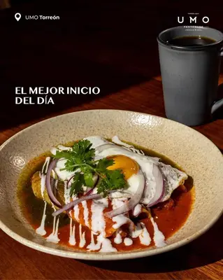 Comida en o cerca de este hotel