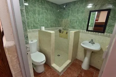 Un baño de Bed Bed Hotel Abasolo