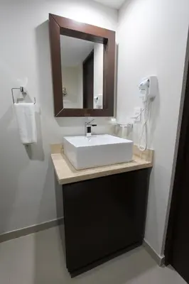 Un baño de Las Flores Beach Resort