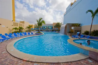 Piscina en o cerca de Las Flores Beach Resort