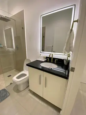 Un baño de Torre EME Department